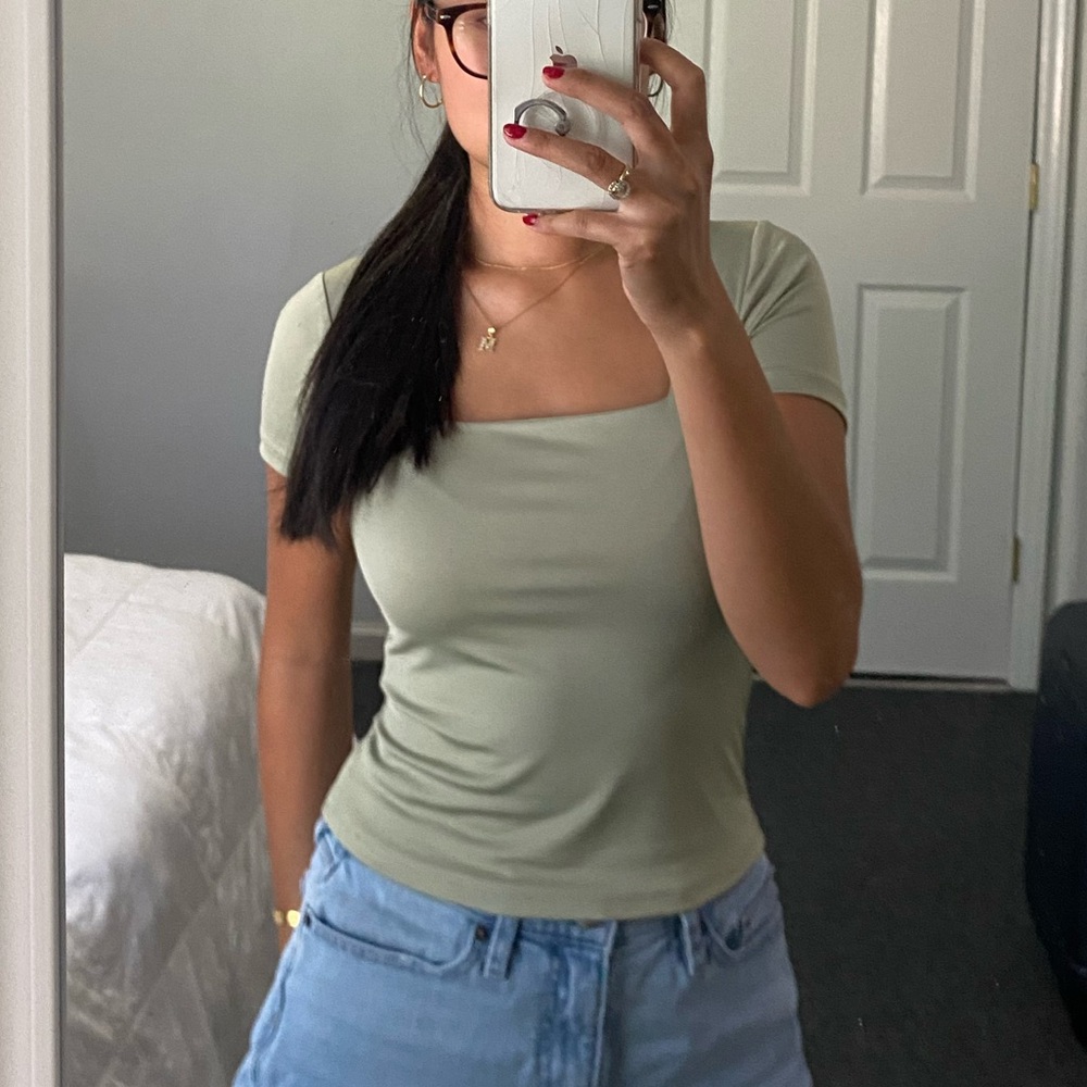 Elegant Light Green Short Sleeve Top